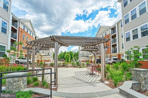 402-750 Mount Airy Ter Ne, LEESBURG, VA, 20176 | Card Image