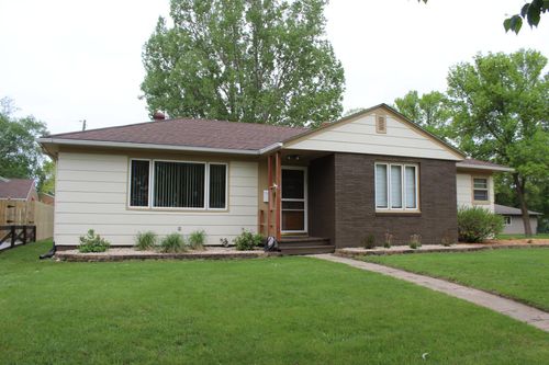 913 N Cleveland Ave, Fergus Falls, MN, 56537-1425 | Card Image