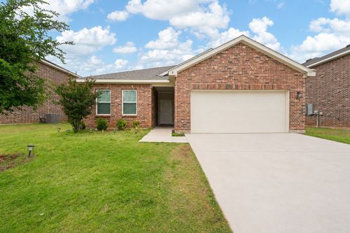 8 Glen Crossing Rd, Edgecliff Village, TX, 76134-4401 | Card Image