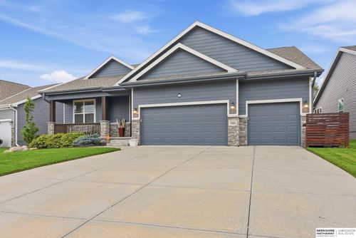 7806 S 184th Ter, Omaha, NE, 68136-6467 | Card Image