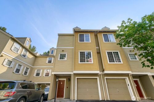 f3-1800 Ne 40th St, Renton, WA, 98056-2074 | Card Image
