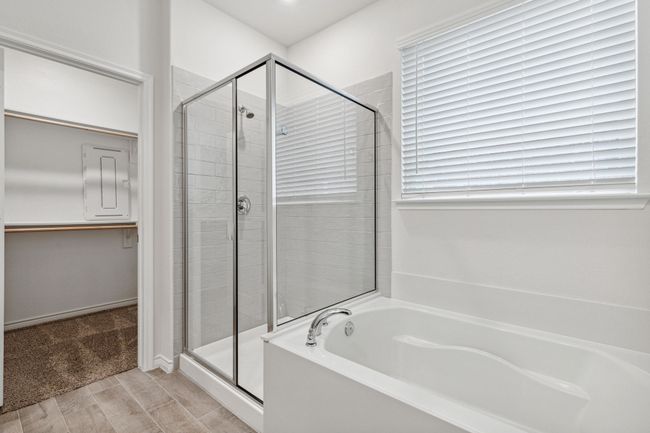 Primary Bathroom | Image 17