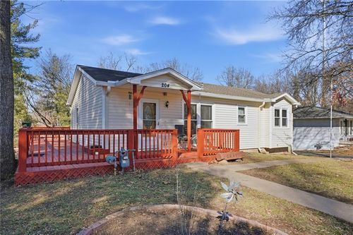 204 Woodson Ave, Richmond, MO, 64085-1447 | Card Image