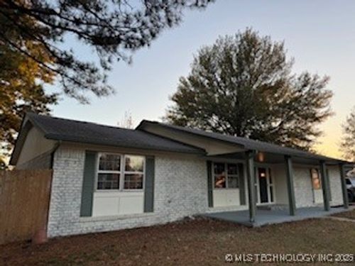 2701 E Indianola St, Broken Arrow, OK, 74014-2801 | Card Image