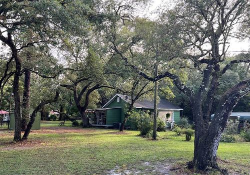 578 Brownsville Rd, Apalachicola, FL, 32320-1235 | Card Image