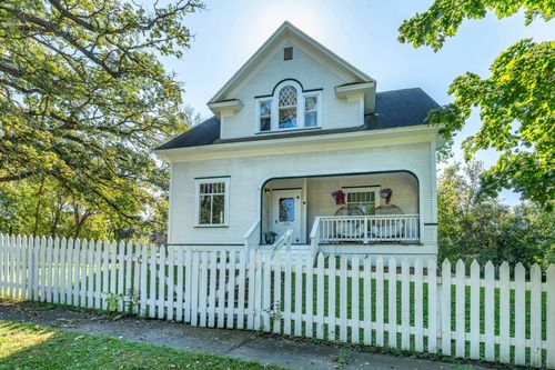 322 3rd Ave Se, Pelican Rapids, MN, 56572-4607 | Card Image