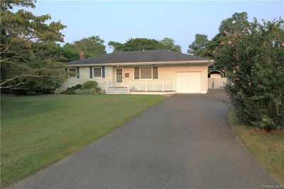 494 Gillette Avenue, House other with 3 bedrooms, 1 bathrooms and null parking in Bayport NY | Image 1