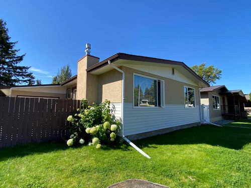 3 Lake Bevan Dr E, Brooks, AB, T1R0L3 | Card Image
