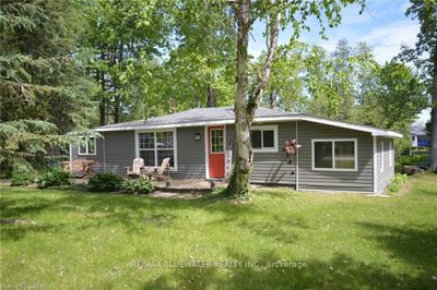 6208 London Rd, House other with 2 bedrooms, 1 bathrooms and 4 parking in Kettle And Stony Point Fn ON | Image 3