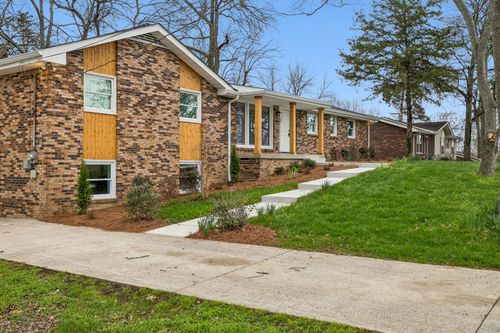 108 Crestmont Dr, Hendersonville, TN, 37075-2936 | Card Image