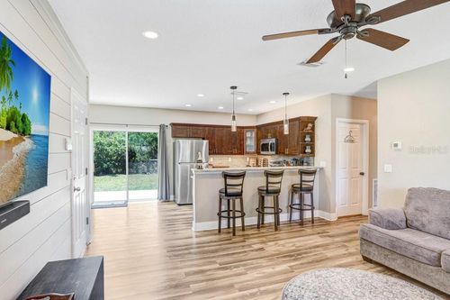 618 Oak Ridge Dr, BRANDON, FL, 33510-3809 | Card Image