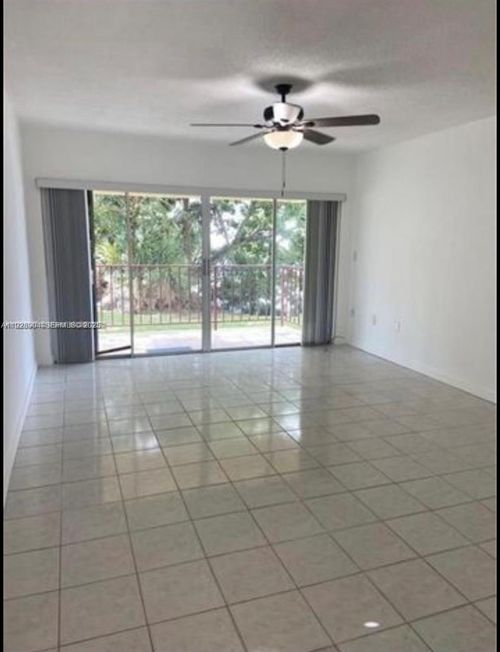 apt-101-8775 Park Blvd, Miami, FL, 33172-5707 | Card Image