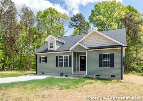 136 Pinnix St, Jonesville, NC, 28642-2113 | Card Image