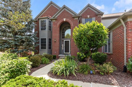 5093 Creekmonte Dr, Rochester, MI, 48306-4793 | Card Image