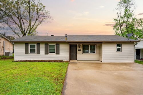 301 Janice St, Jacksonville, AR, 72076-4813 | Card Image