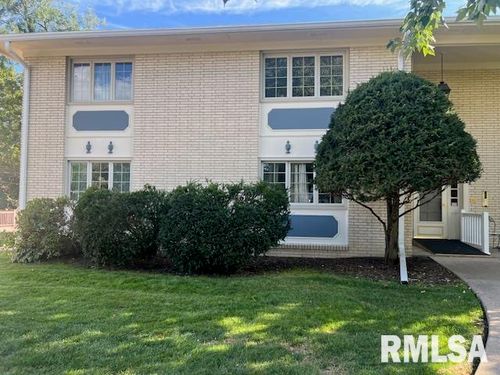 apt-4-940 17th St, Moline, IL, 61265-3161 | Card Image