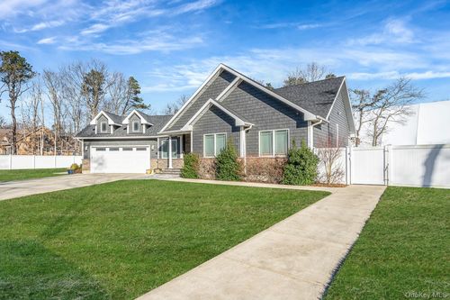 48 Middle Island Avenue, Brookhaven, NY, 11763 | Card Image