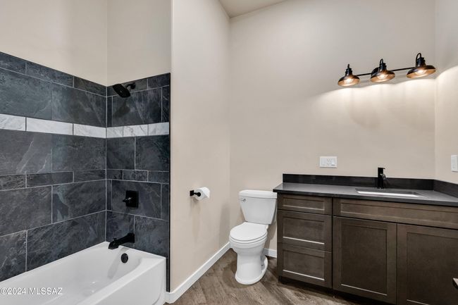 Bathroom | Image 21