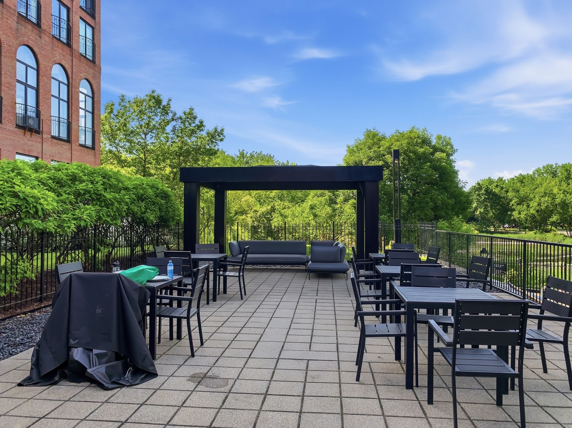 Residential Lease in Montréal (Verdun/Île-des-Sœurs) 2
