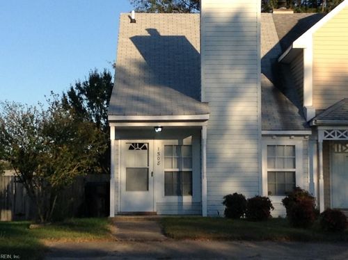 1508 Fairfax Dr, Virginia Beach, VA, 23453-1804 | Card Image