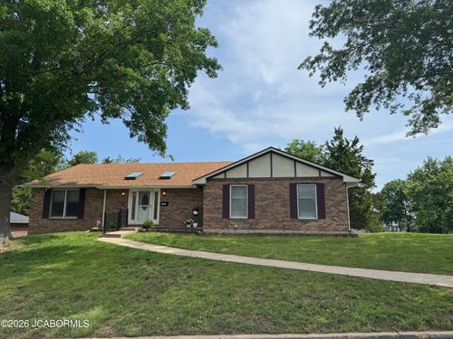 2200 W Edgewood Dr, Jefferson City, MO, 65109-1852 | Card Image