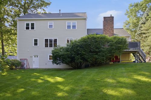 8 Bennington Rd, Nashua, NH, 03064-8100 | Card Image