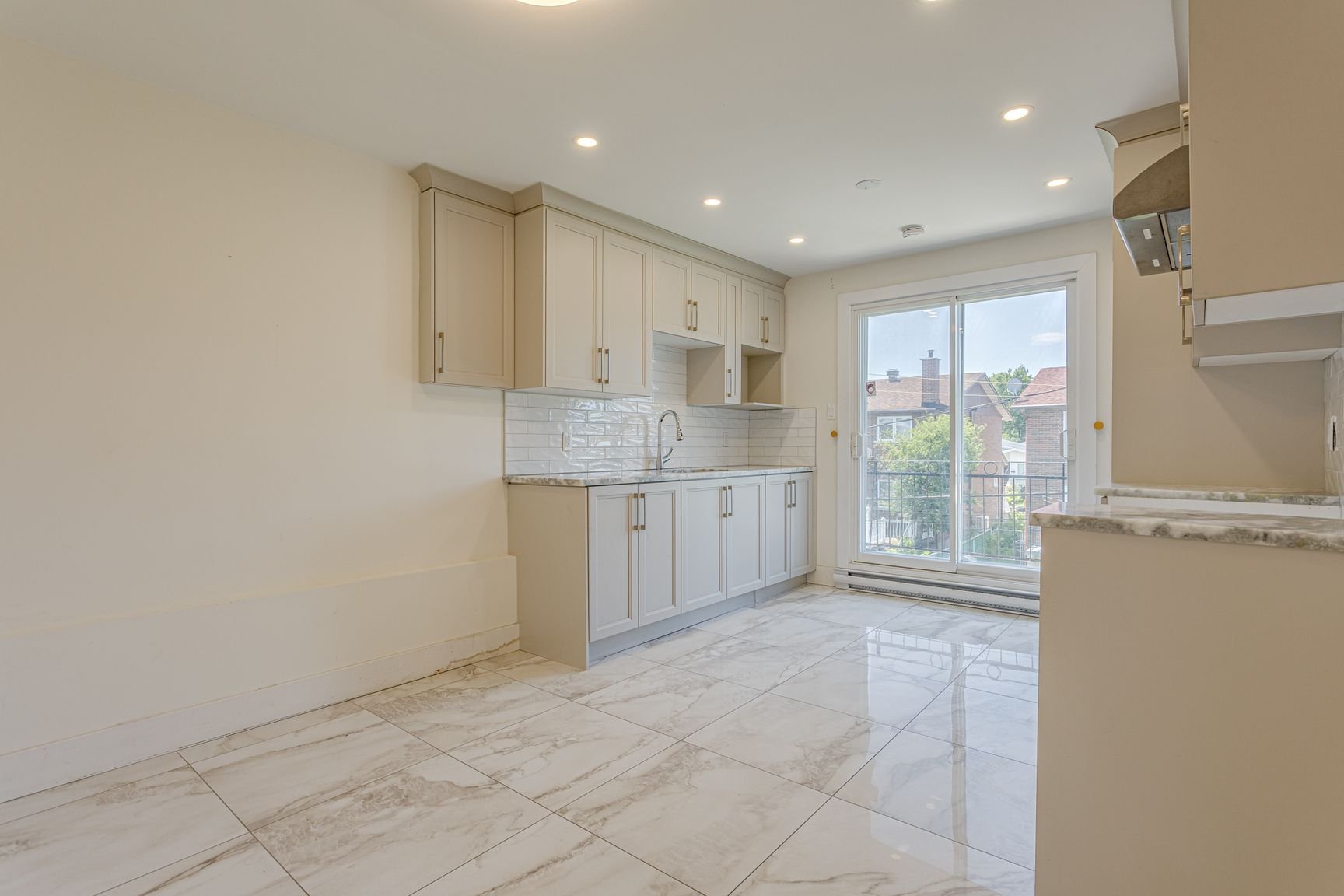 Residential Lease in Laval (Chomedey)
