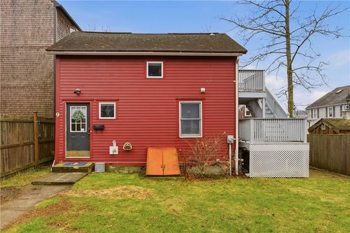 9 Bacheller St, Newport, RI, 02840-4036 | Card Image
