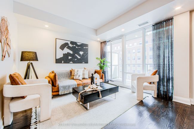 416 - 1 Bedford Rd, Condo with 2 bedrooms, 2 bathrooms and null parking in Toronto ON | Image 11