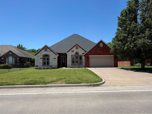 1403 S 9th St, McAlester, OK, 74501-7001 | Card Image