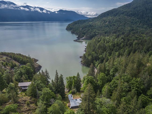 1888 Mount Artaban Road, House other with 3 bedrooms, 4 bathrooms and null parking in Gambier Island BC | Image 3