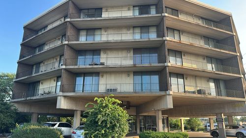 apt-303-2304 Holiday Ter, Lansing, IL, 60438-1656 | Card Image