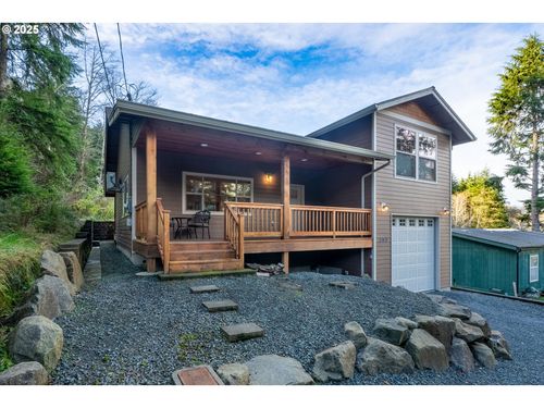 303 S Marine St, Rockaway Beach, OR, 97136-1049 | Card Image
