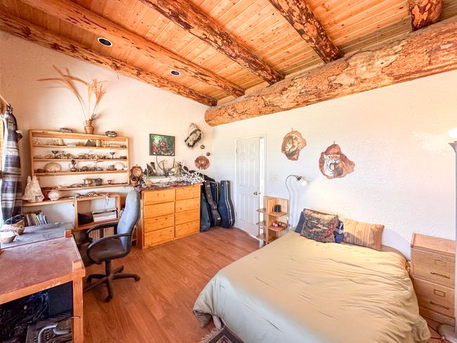 Large Bedroom | Image 18