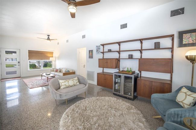 15804 3 Rd St E, House other with 2 bedrooms, 2 bathrooms and null parking in REDINGTON BEACH FL | Image 9