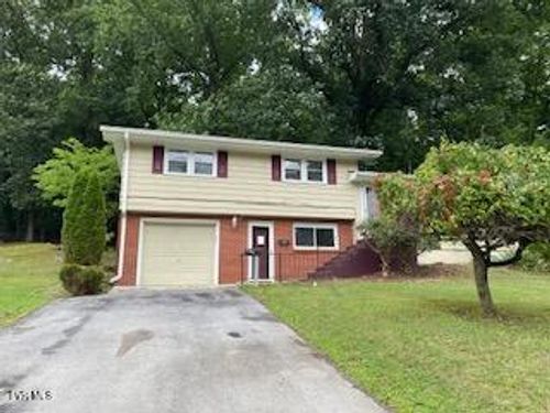 133 Sycamore Dr, Bristol, TN, 37620-1861 | Card Image