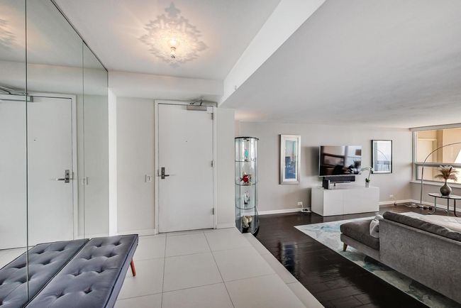 APT-28C - 5733 N Sheridan Rd, Home with 2 bedrooms, 2 bathrooms and 1 parking in Chicago IL | Image 5