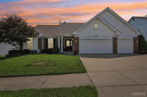 722 Grand View Ridge Ct, Eureka, MO, 63025-3719 | Card Image