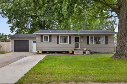 1510 Cliffview Dr, Holmen, WI, 54636-9665 | Card Image
