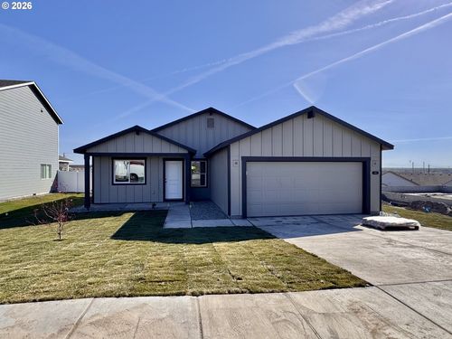 876 E Kinsley Ave, Hermiston, OR, 97838-2359 | Card Image