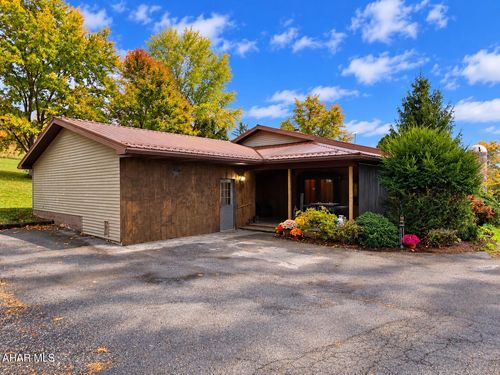 256 Loganbell Ln, Altoona, PA, 16601-8953 | Card Image