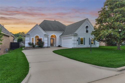 15 Newberry Ct, Montgomery, TX, 77356-8210 | Card Image