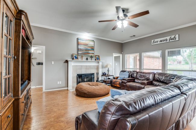 4811 Jakes Way, House other with 3 bedrooms, 2 bathrooms and null parking in Midlothian TX | Image 6