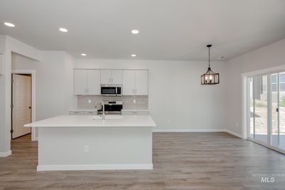 2104 S Saltbrush Way, House other with 3 bedrooms, 3 bathrooms and 2 parking in Meridian ID | Image 3