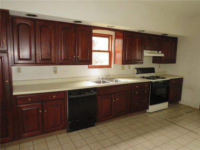 1302 Vance Ave, House other with 4 bedrooms, 2 bathrooms and 2 parking in Coraopolis PA | Image 9