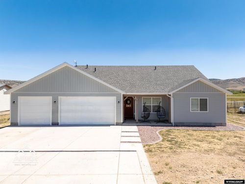 140 Village Dr, Evanston, WY, 82930-9527 | Card Image