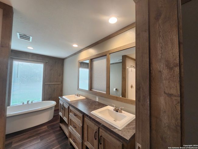 Double vanity | Image 15