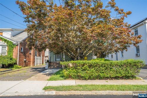 65 Harrison St, Belleville, NJ, 07109-3552 | Card Image