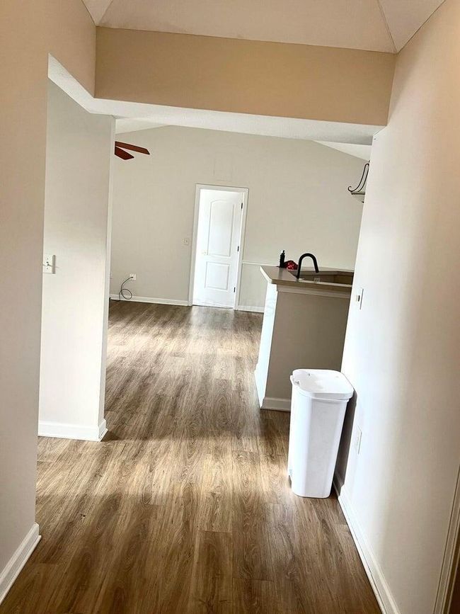 8061 Cranes Crossing Dr, Condo with 2 bedrooms, 2 bathrooms and null parking in Lewis Center OH | Image 5