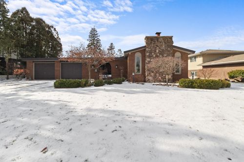 8134 Oakwood Ave, Munster, IN, 46321-1428 | Card Image